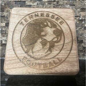 Tennessee Volunteers Smokey Wooden Stand with Legs
